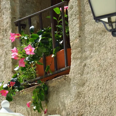 La Taverne De L'escuelle Hotel Saint-Guilhem-le-Desert